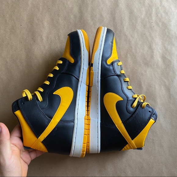 Mens Rare Nike Dunk Cmft University Gold/Black-White Shoes - Picture 8 of 11